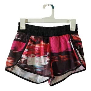 Lululemon Tracker Short III 4 way Stretch. Pigment‎ Wind Ducksauce Size 4